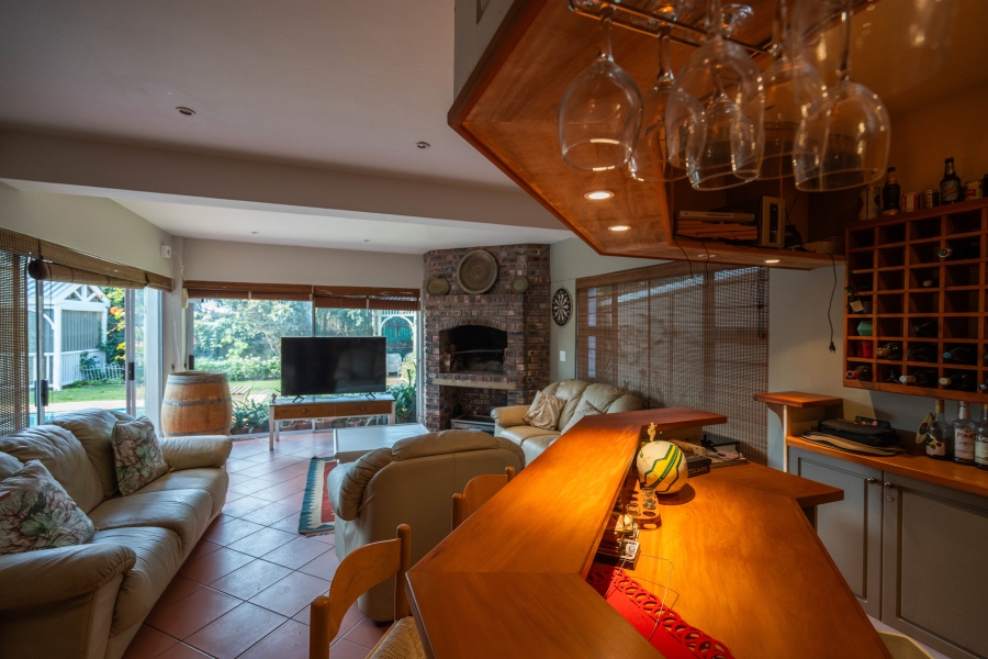 5 Bedroom Property for Sale in Seafield Eastern Cape